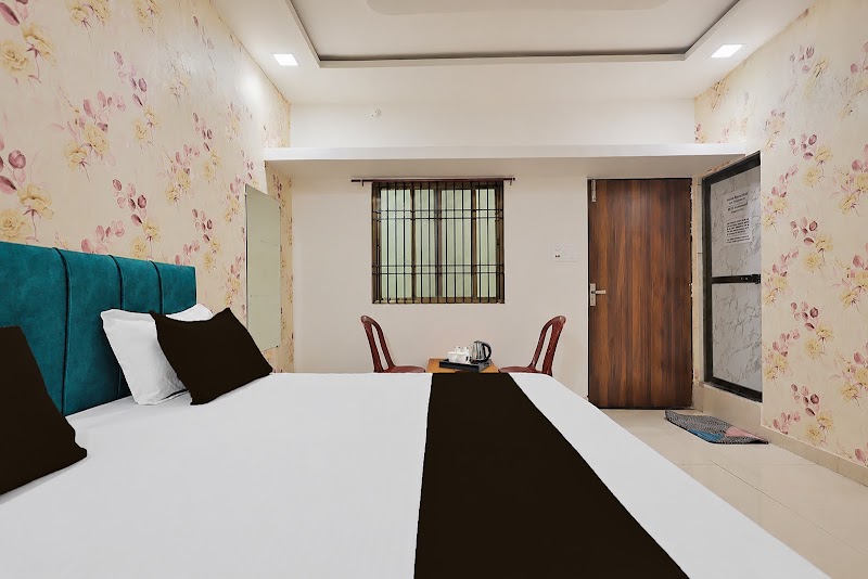 Hotel O by OYO Moon Light - Hotel O by OYO Moon Light, 120, near sarwamangla patrol pump 3, takhatpur, Landmark - Sarwamangla Bharat Petrol Pump, Usalapur Bridge, Sai Nagar, Uslapur, Bilaspur, Chhattisgarh 495001, India