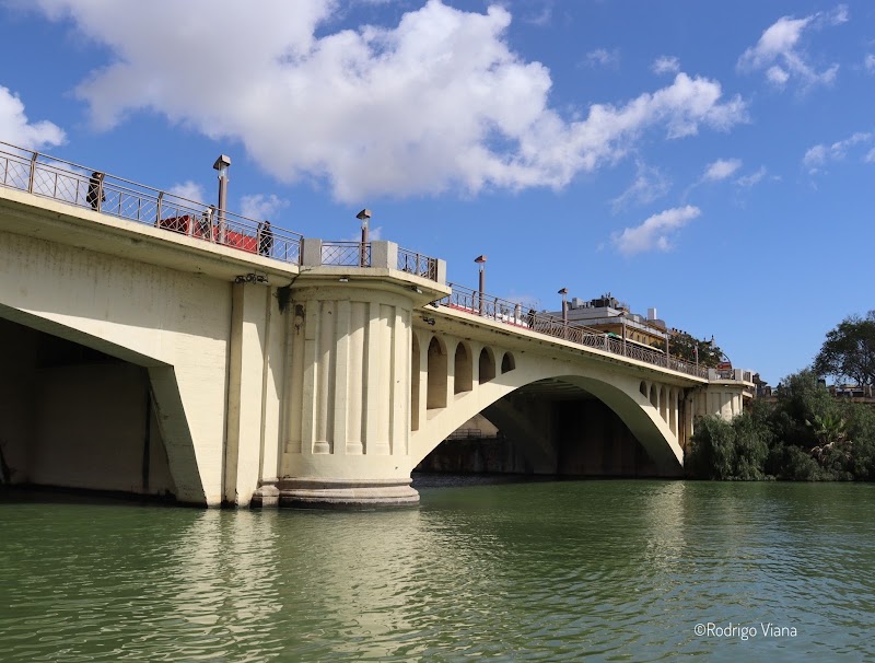 Eco River Cruise meeting point - Eco River Cruise meeting point Puente de S. Telmo, 7, 41013 Sevilla, Spain