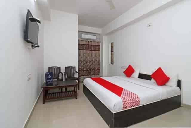 Hotel the lotus - Hotel the lotus, 352, Main Market, Shiv Mandir Rd, Nayagaon, Punjab 160103, India