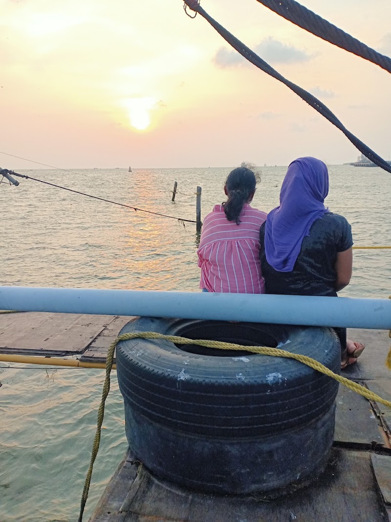 ST. Peter's Chinese fishing net - ST. Peter's Chinese fishing net Walk Way, Fort Vypin, Puthuvype, Kochi, Kerala 682508, India