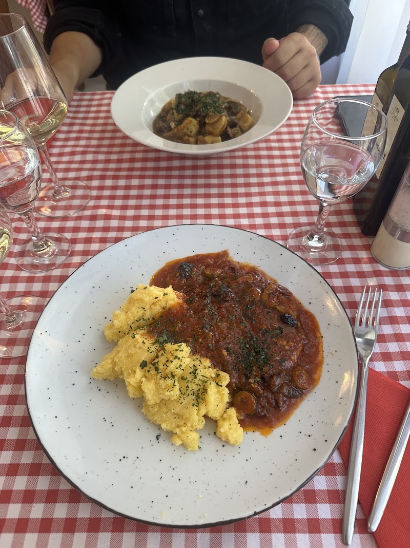 Padre - Padre Ul. Trnjanska struga II, 10000, Cidade de Zagreb, Croatia
