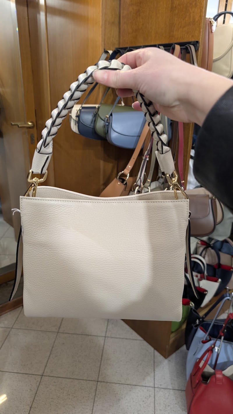 Il Perseo Leather Firenze - Il Perseo Leather Firenze, Borgo dei Greci, 24R, 50122 Firenze FI, Italy