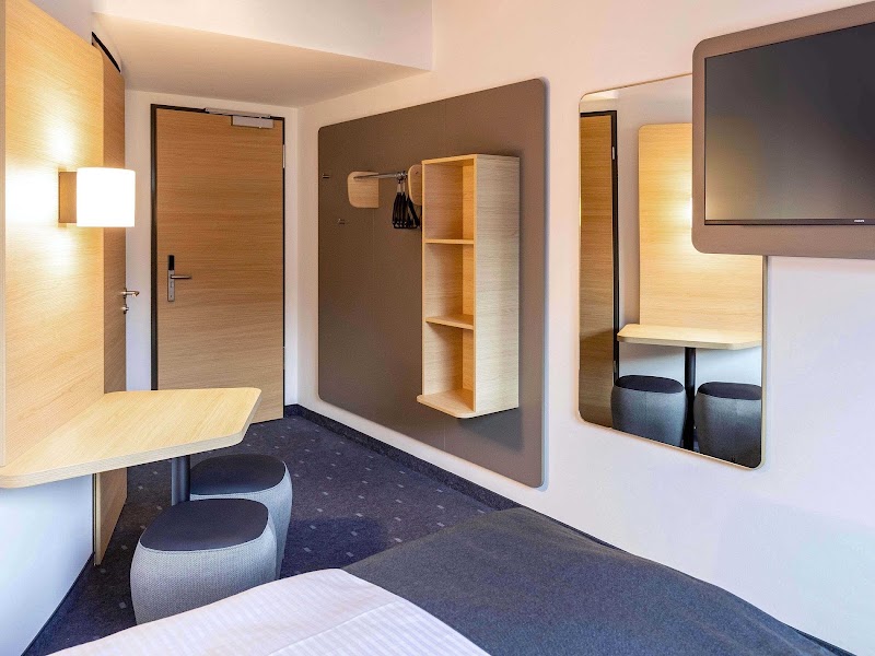 B&B HOTEL München-Olympiapark - B&B HOTEL München-Olympiapark Pelkovenstraße 156, 80992 München, Germany