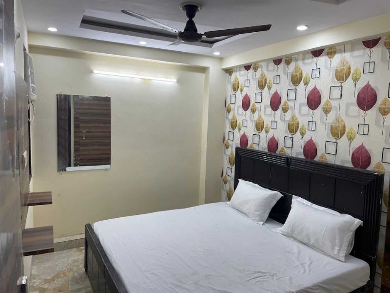 Hotel O by OYO Devansh Inn