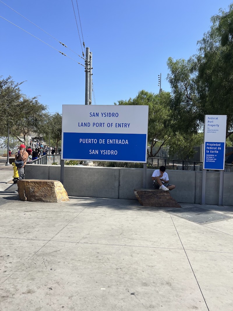 San Ysidro Border Crossing - San Ysidro Border Crossing, 725 E San Ysidro Blvd, San Diego, CA 92173, USA