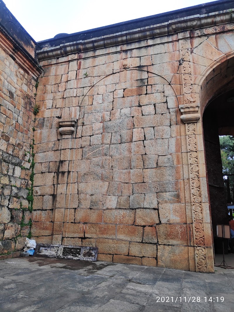 Bengaluru Fort - Bengaluru Fort XH7G+49C, Krishna Rajendra Rd, New Tharagupet, Bengaluru, Karnataka 560002, India