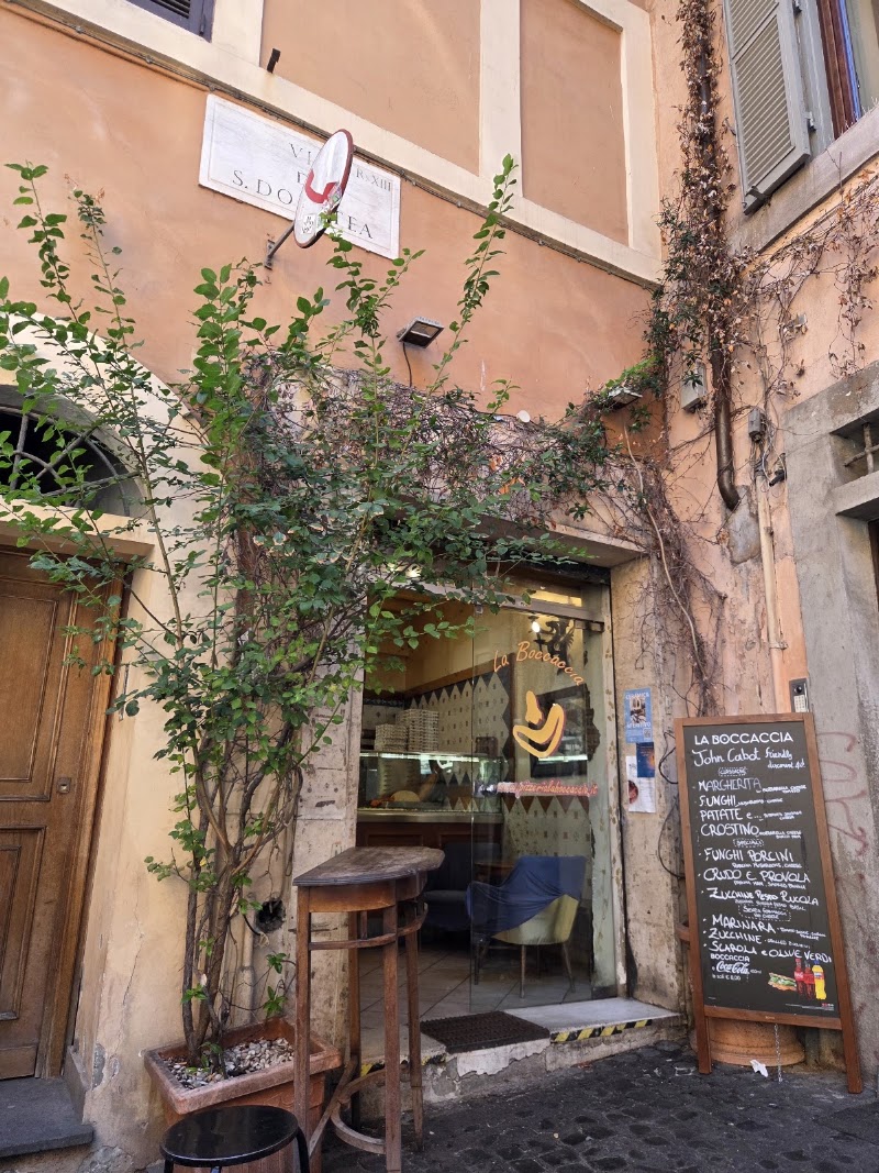 Pizzeria La Boccaccia - Pizzeria La Boccaccia, Via di Santa Dorotea, 2, 00153 Roma RM, Italy