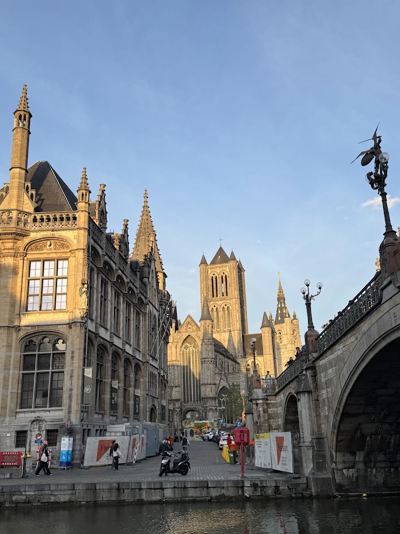 Legends of Gent Free & Private Walking Tours - Legends of Gent Free & Private Walking Tours, Sint-Michielsplein 21, 9000 Gent, Belgium