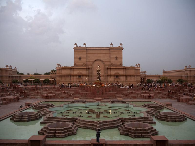 Swaminarayan Akshardham - Swaminarayan Akshardham NH 24, Pramukh Swami Maharaj Marg, Pandav Nagar, New Delhi, Delhi, 110092, India