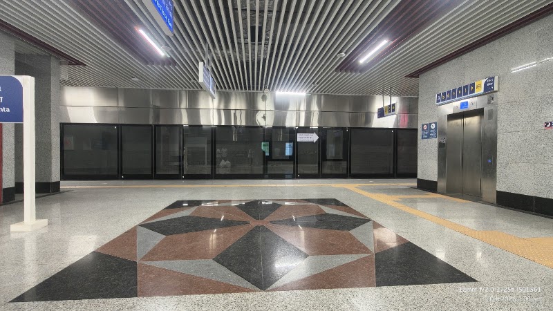 Gheekanta metro station gate 2