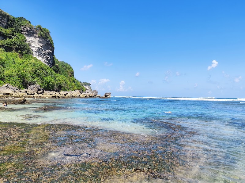 Pantai Suluban - Pantai Suluban, 53MQ+H8R, Jl. Pantai Suluban, Pecatu, Kec. Kuta Sel., Bali, 80361, Indonesia