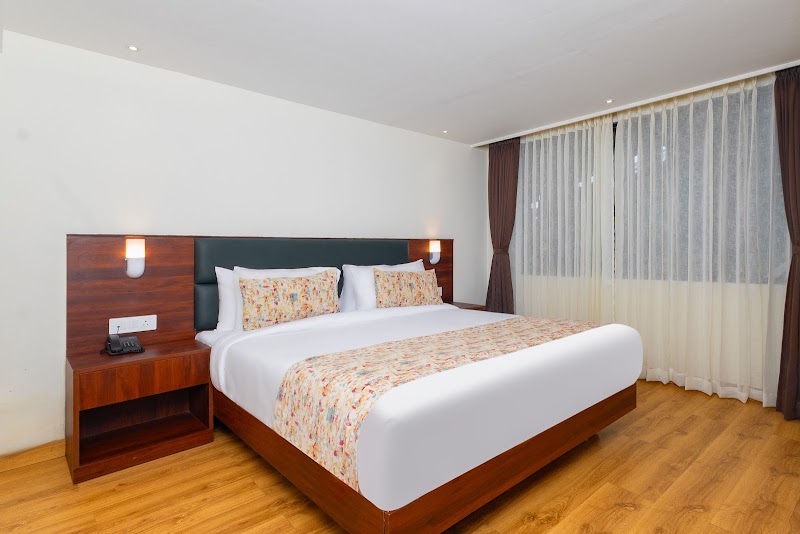 Sumitel JB Park Hotel & Banquet - Sumitel JB Park Hotel & Banquet, Bus Stand, Chawk Bazar, Hill Cart Rd, near Singmari Motor Syndicate, beside Old Super Market, Chauk Bazaar, Darjeeling, West Bengal 734101, India