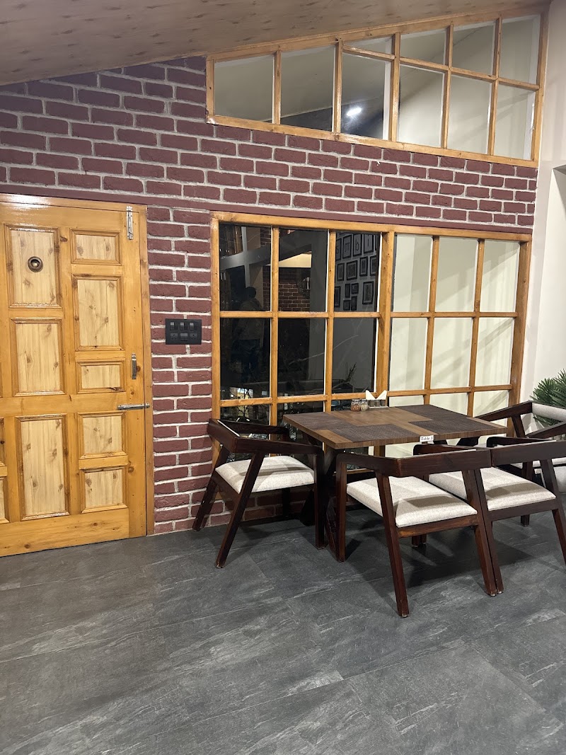 Hidma's Cafe and Coffee House - Hidma's Cafe and Coffee House Top Floor, Hadimba Motors complex, opposite SDM Residence, Siyal, Manali, Himachal Pradesh 175131, India