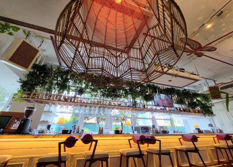 Blah! - Blah! Ground Floor, The Capital, G-4, G Block, Bandra Kurla Complex, Bandra East, Mumbai, Maharashtra 400051, India