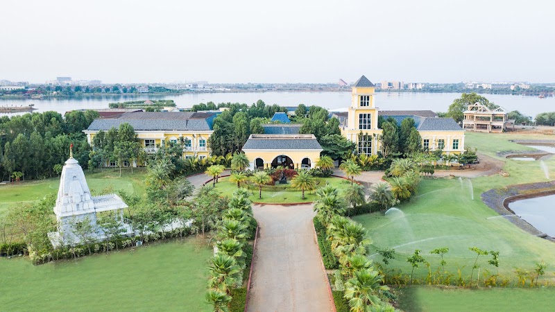 Fairway Golf & Lake Resort