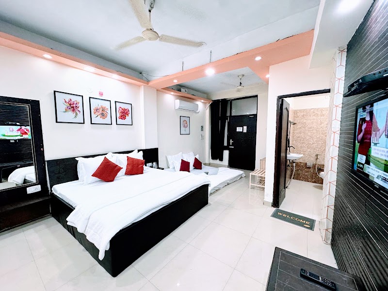 Backpacker's Nest Hotel - Backpacker's Nest Hotel, Near R S Towers, Hall Bazar, Katra Ahluwalia, Amritsar, Punjab 143006, India