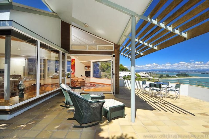 Beach Views Holiday Home - Nelson Waterfront