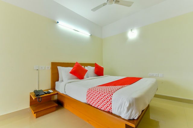 Hotel O Tyche Stays - Hotel O Tyche Stays 1875, Artech Lake Gardens, Near, Akkulam Bridge, behind Pothen's Hyundai, Oruvathilkotta, Thiruvananthapuram, Kerala 695029, India