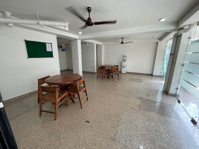 PG in Sector 38 near Medanta - Blossom Stayz - PG in Sector 38 near Medanta - Blossom Stayz House No. 667, near Ramsharnam Temple, Islampur Colony, Sector 38, Gurugram, Haryana 122018, India