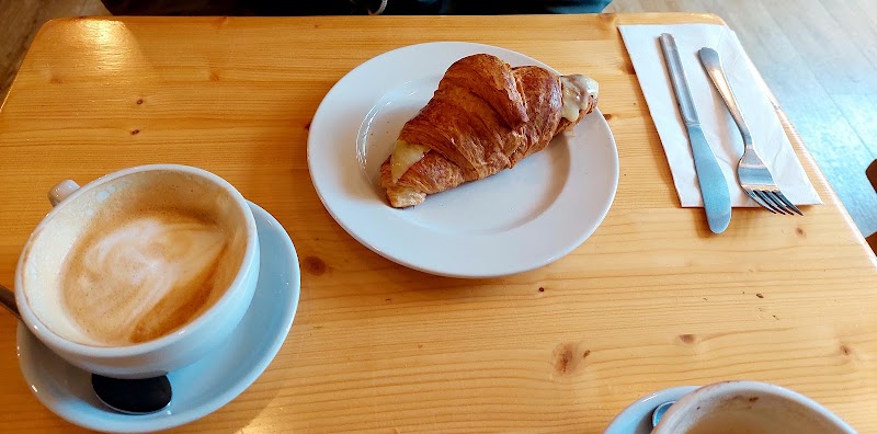 BNB Cafe and Bar Ltd Butter Bakery Bar & Cafe - BNB Cafe and Bar Ltd Butter Bakery Bar & Cafe 219 Westbourne Park Rd, London W11 1EA, UK