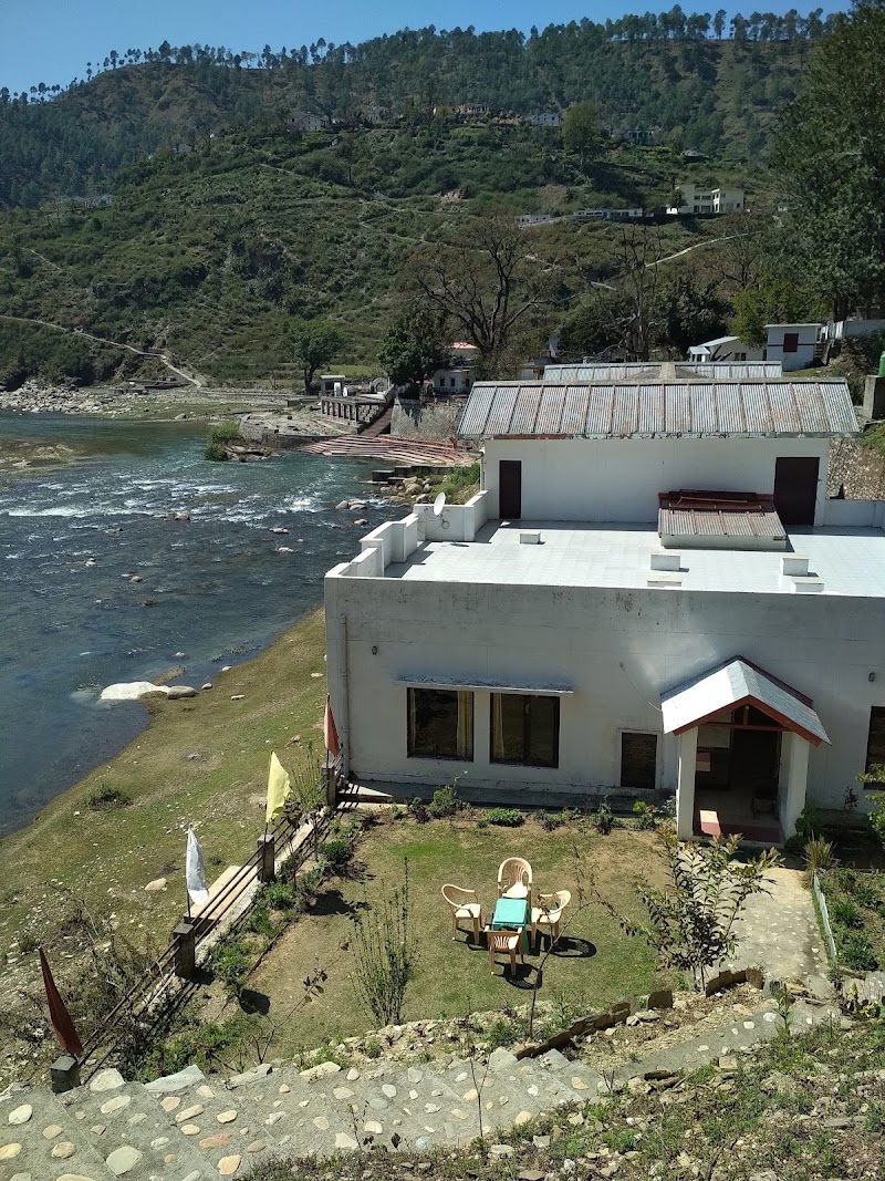 KMVN Tourist Rest House, Kakrighat - KMVN Tourist Rest House, Kakrighat GGXH+MFF, Shiroe, Uttarakhand 263601, India
