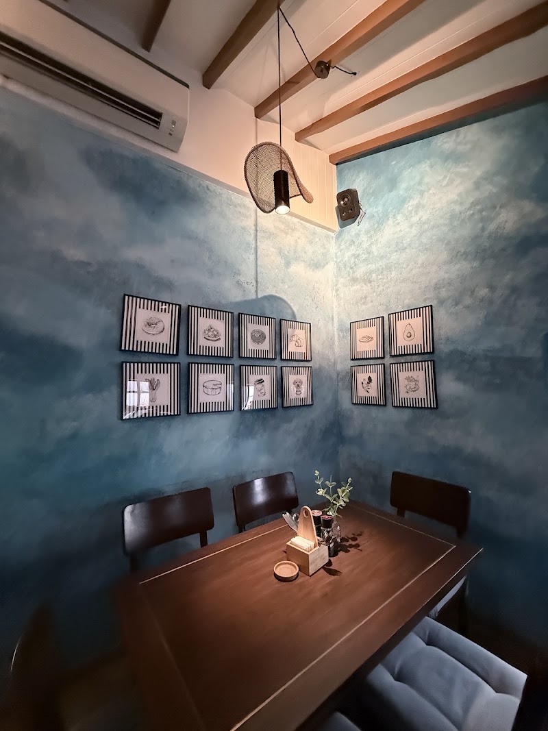 The Deli, Bandra - The Deli, Bandra, Anand Villa 30, Pali Mala Rd, off Carter Road, Bandra West, Mumbai, Maharashtra 400050, India