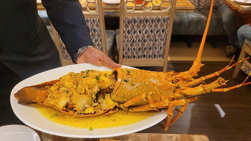Mahesh Lunch Home - Seafood Specialty Restaurant (Juhu) - Mahesh Lunch Home - Seafood Specialty Restaurant (Juhu) मार्ग, next to Jw Marriott Mumbai Juhu, उड़ती तरंग हाऊसिंग कॉलोनी, जुहू तारा, जुहू, मुंबई, महाराष्ट्र 400049, India