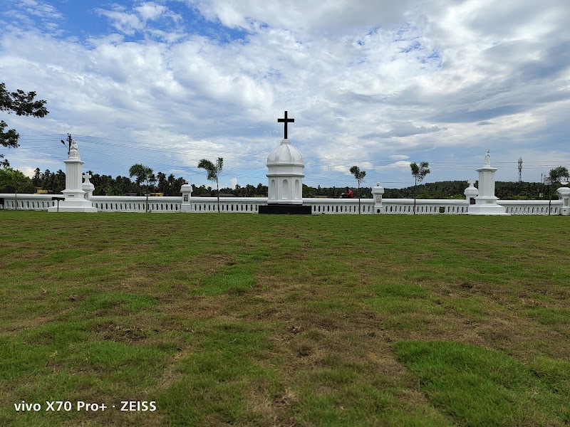 Mae De Deus Church - Mae De Deus Church GQWP+R47, Chogm Rd, Muddavaddi, Saligao, Goa 403511, India