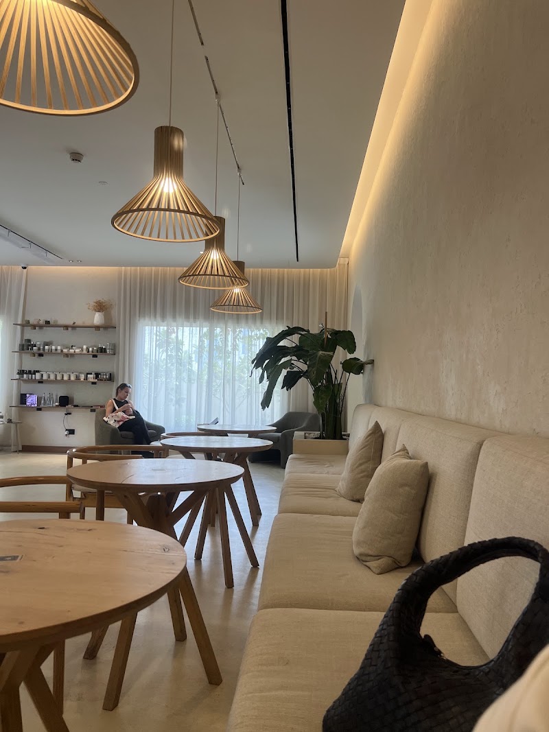 Angel Cakes Wellness Spot - Angel Cakes Wellness Spot, villa 23 - 136 Jumeira St - Jumeirah 1 - Jumeirah - Dubai - United Arab Emirates