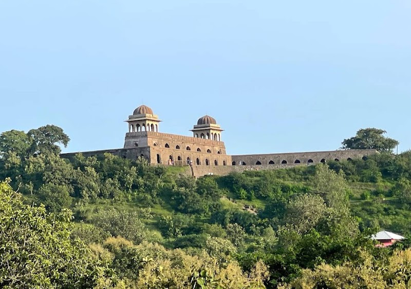 Baz Bahadur's Palace - Baz Bahadur's Palace, 8C75+F76, Mandav, Madhya Pradesh 454010, India