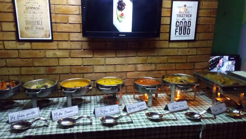 Roadhouse Resto Bar and Music Lounge - Roadhouse Resto Bar and Music Lounge Tara Complex, Nam Nang Rd, near Big Bazar, Vishal Gaon, Gangtok, Sikkim 737101, India