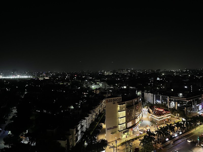 Vibe: The Sky Bar - Vibe: The Sky Bar DoubleTree by Hilton, Baani Square, Pocket C, Mayfield Garden, Sector 50, Gurugram, Haryana 122018, India