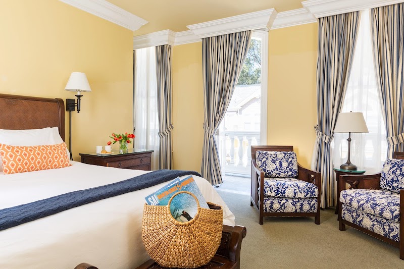 West Cliff Inn, A Four Sisters Inn - West Cliff Inn, A Four Sisters Inn 174 W Cliff Dr, Santa Cruz, CA 95060, USA