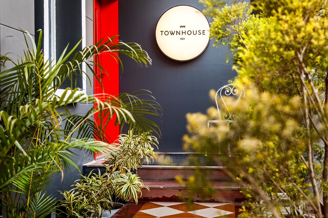 OYO Townhouse 1 Southcity Sohna Road Near Omaxe Gurgaon Mall - OYO Townhouse 1 Southcity Sohna Road Near Omaxe Gurgaon Mall Plot No. C, 117, Orchid Petals, South City II, Sector 49, Gurugram, Haryana 122018, India