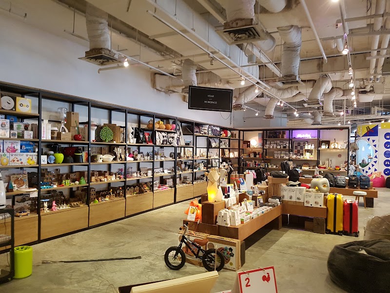 Clarke Quay Central - Clarke Quay Central 6 Eu Tong Sen St, Singapore 059817