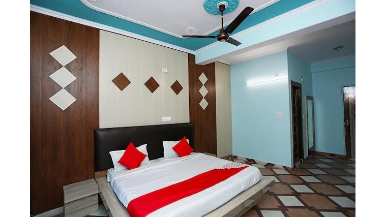 OYO 30845 Hotel Welcome
