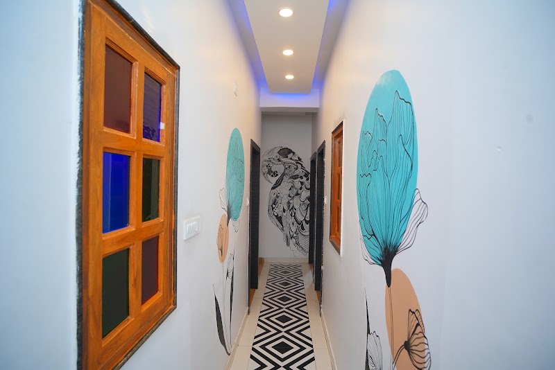 Hotel Lake Bridge - Hotel Lake Bridge 24, Gogawat Wadi Rd, inside Chandpol, Chand Pole, Udaipur, Rajasthan 313004, India