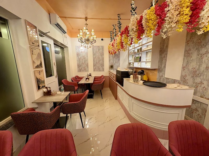 Bougainvillea Cafe & Bistro - Bougainvillea Cafe & Bistro 234C, Prince Anwar Shah Rd, nearby South City Mall, Lords More, Jodhpur Colony, Lake Gardens, Kolkata, West Bengal 700045, India