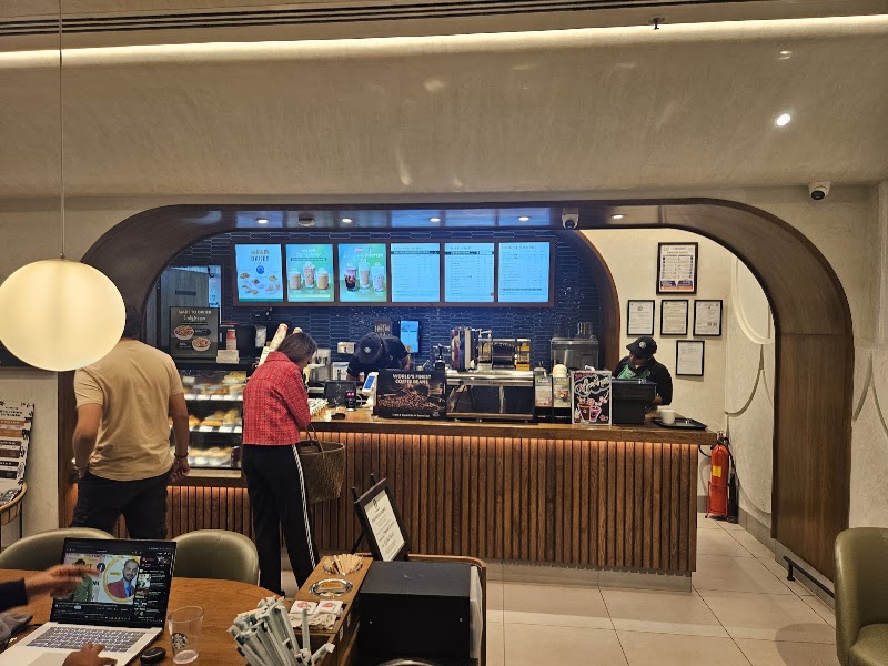 Starbucks - Juhu - Starbucks - Juhu, No 4R3P/VM2, Advent Neel, Swastik Society, Juhu, Mumbai, Maharashtra 400056, India