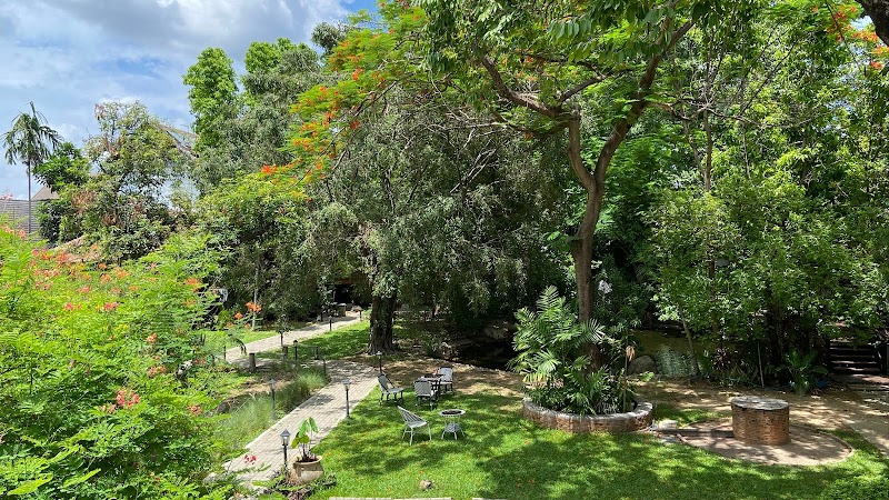 The Yard Hostel Chiang mai - The Yard Hostel Chiang mai 27, 1 Prapokklao Road Old City Tambon Si Phum, Amphoe Mueang Chiang Mai, Chang Wat Chiang Mai 50200, Thailand