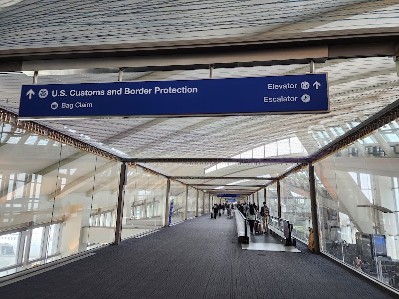 Los Angeles International Airport - Los Angeles International Airport 1 World Wy, Los Angeles, CA 90045, USA