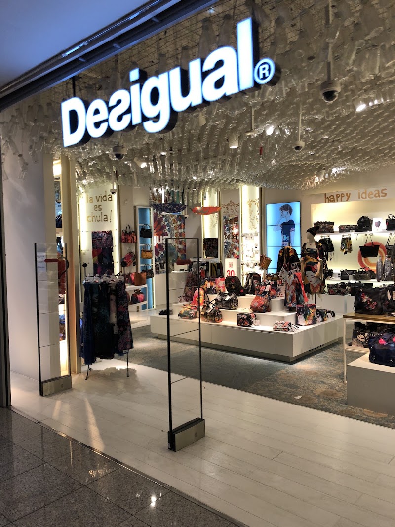 Desigual - Desigual, Josep Tarradellas Barcelona-El Prat Airport, C-32B, 18, 08820 Barcelona, Spain
