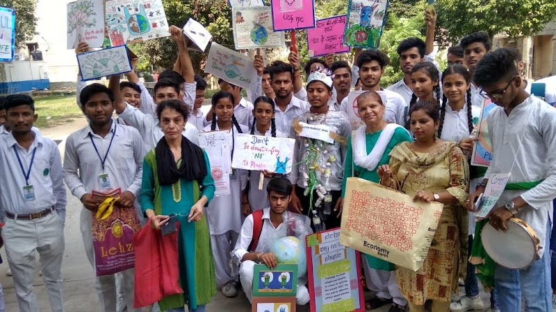 Atal adarsh Vidyalaya - Atal adarsh Vidyalaya, 64/1A, Kali Bari Ln, behind Ram Manohar Lohia Hospital, Kali Bari Lane, Type III, President's Estate, New Delhi, Delhi 110001, India