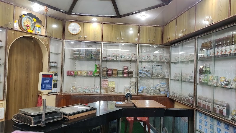Matheran MG Road Market - Matheran MG Road Market X7QC+676, MG Rd, Matheran, Maharashtra 410102, India