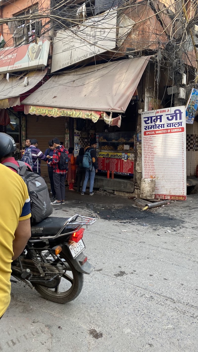 Ram G Samosa Wala - Ram G Samosa Wala, B 62, Jain Mandir Gali, Veer Savarkar Block, Block B, Shakarpur Khas, New Delhi, Delhi, 110092, India