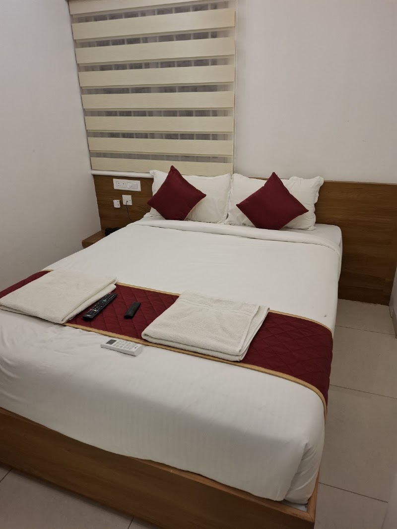 Starlight Hotels T-Nagar - Starlight Hotels T-Nagar 7, Sivaji St, T Nagar, T. Nagar, Chennai, Tamil Nadu 600017, India