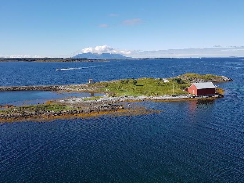Helgeland Tourism Department. Bronnoysund - Helgeland Tourism Department. Bronnoysund, Sømnaveien 92, 8900 Brønnøysund, Norway