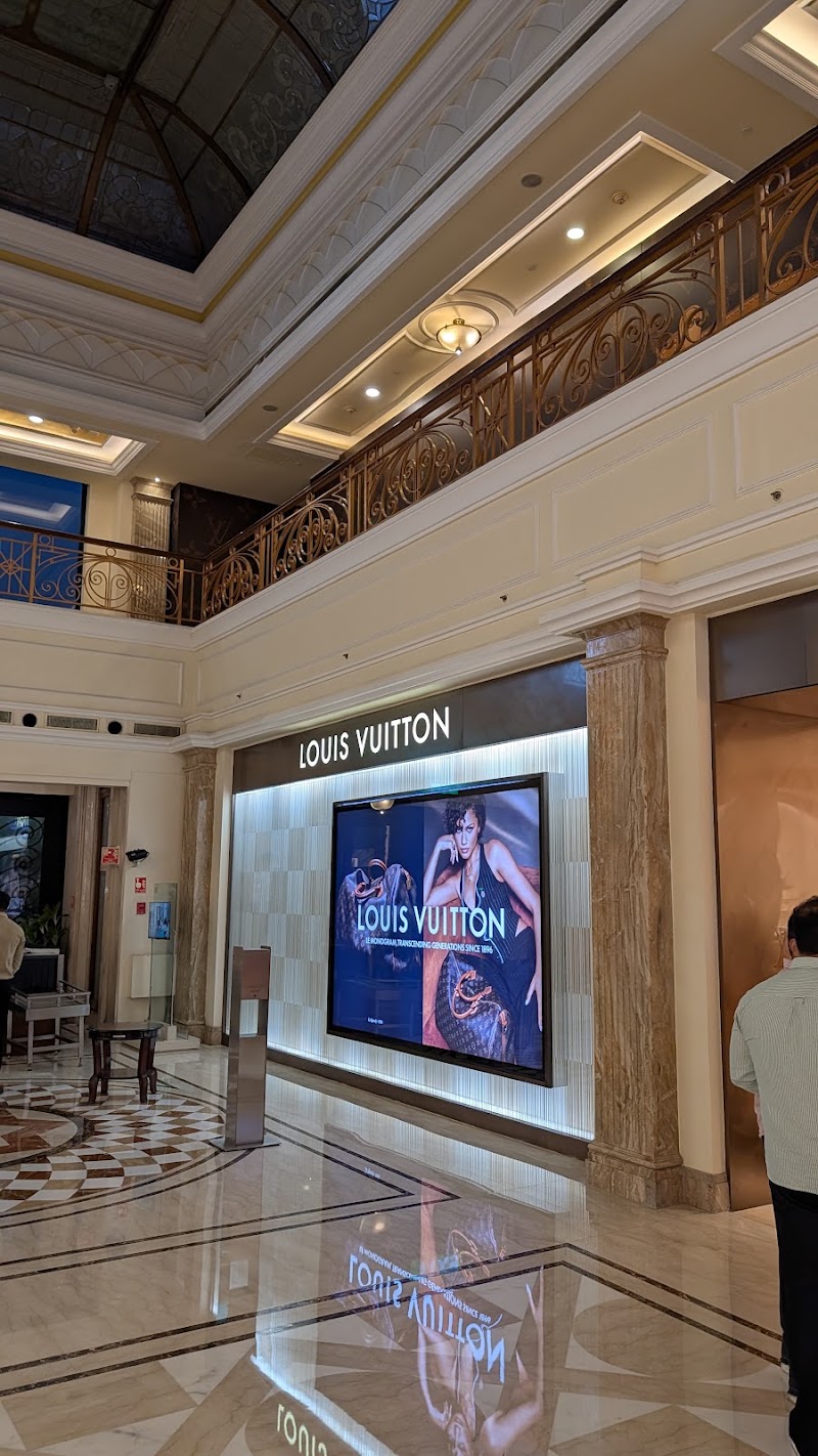 Louis Vuitton New Delhi 2 Emporio - Louis Vuitton New Delhi 2 Emporio DLF Emporio, No. 101 & 102, Nelson Mandela Marg, DLF Place, Vasant Kunj, New Delhi, Delhi 110022, India