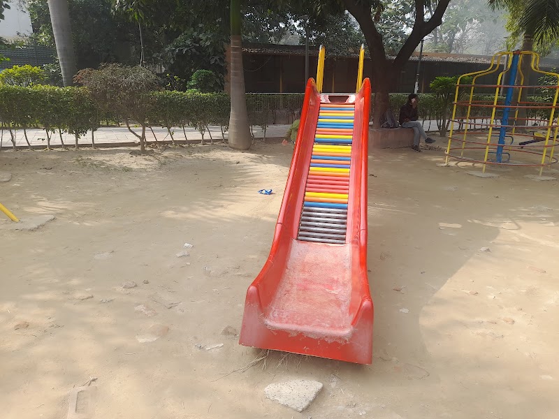 Hathi Park - Hathi Park FR5X+558 Sumitra Nandan Park (Hathi Park), Civil Lines, Prayagraj, Uttar Pradesh 211002, India