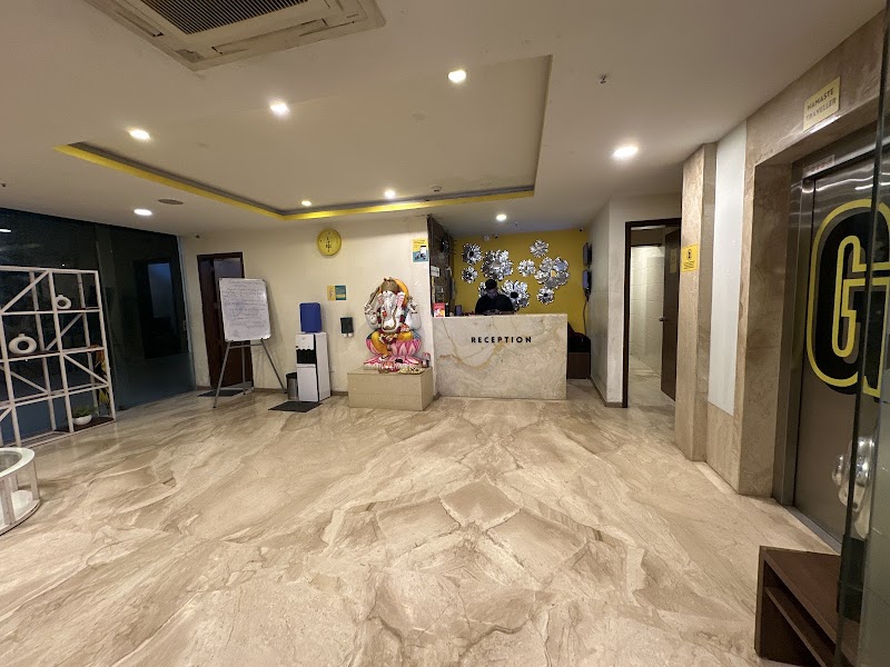 The Hosteller Bangalore, Brigade Road - The Hosteller Bangalore, Brigade Road 124, Brigade Rd, opposite Brigade Tower, near Vellara Junction, Ashok Nagar, Bengaluru, Karnataka 560025, India